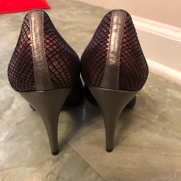 Carlos Santana faux snakeskin Heels - Picture 3 of 5